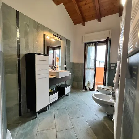 2 Bedrooms, Airco, Parking, Near By Kibilu Affitti Brevi