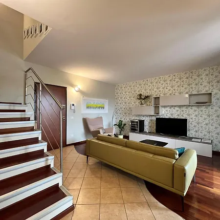 2 Bedrooms, Airco, Parking, Near By Kibilu Affitti Brevi *